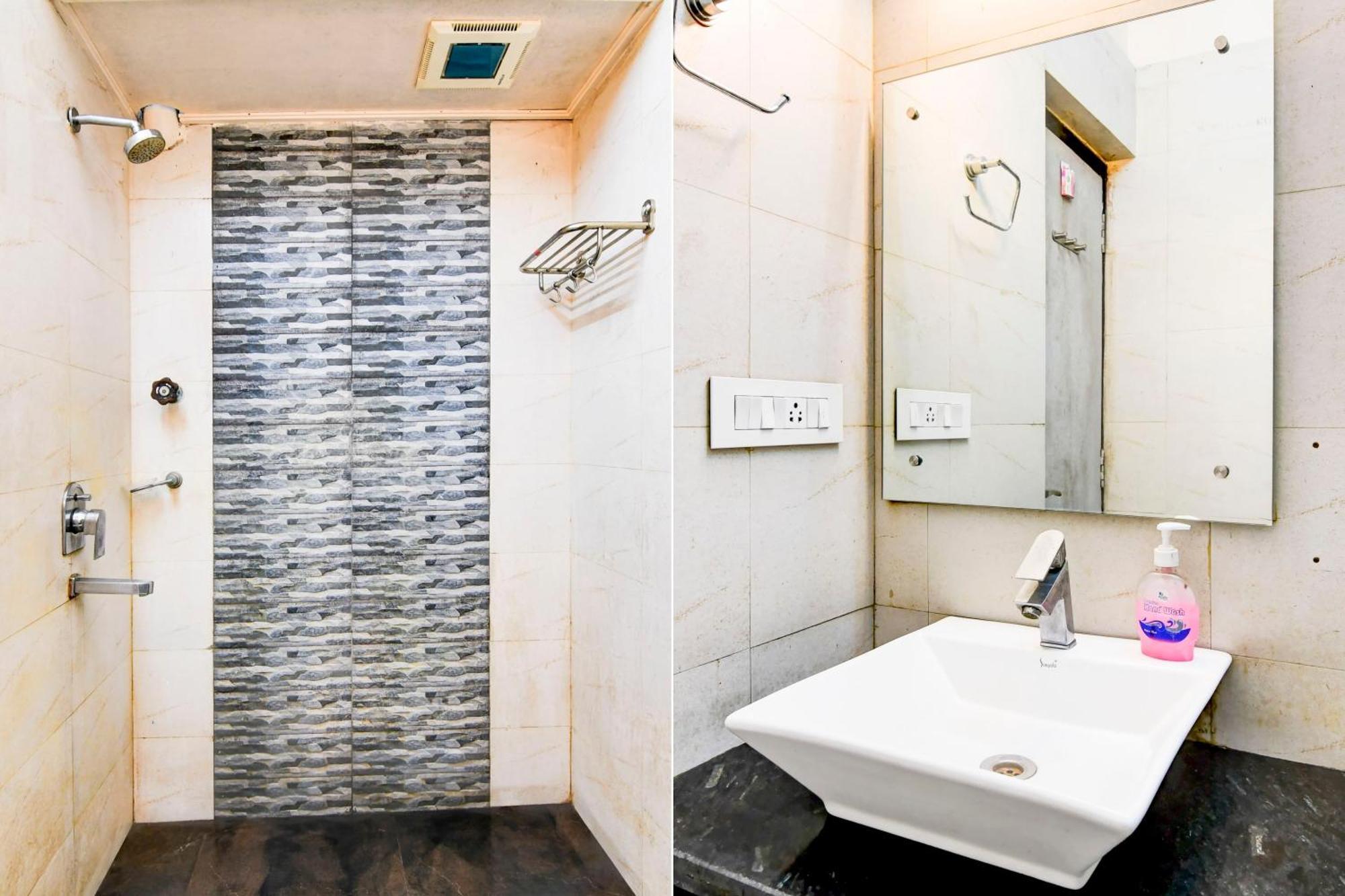 Super Collection O Behala Hotel Bhasa ภายนอก รูปภาพ