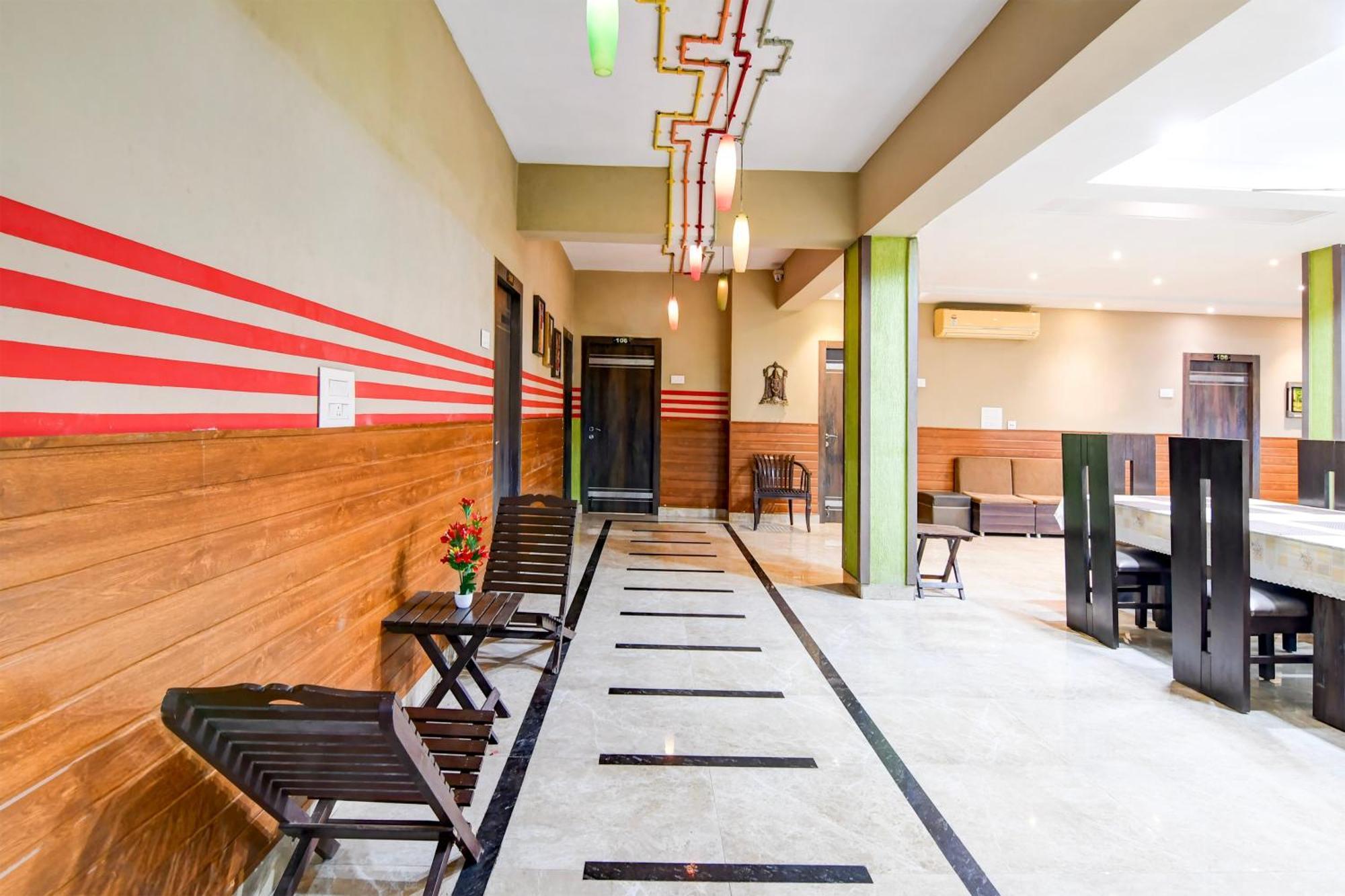 Super Collection O Behala Hotel Bhasa ภายนอก รูปภาพ